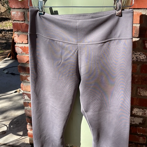 Nike Women’s Gray Leggings size Large - Picture 2 of 6
